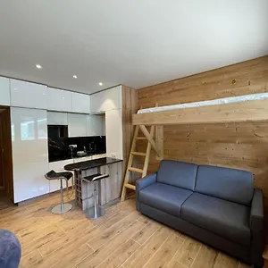 https://rendez-vous-au-studio.hotels-rhonealpes.com